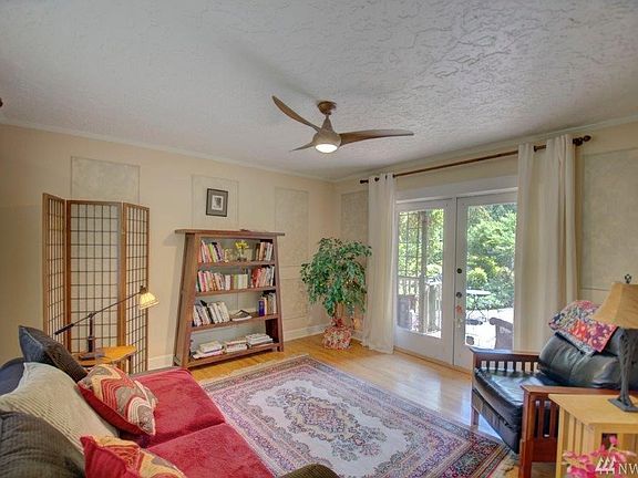 5th image of 1119 Giles Ave NW