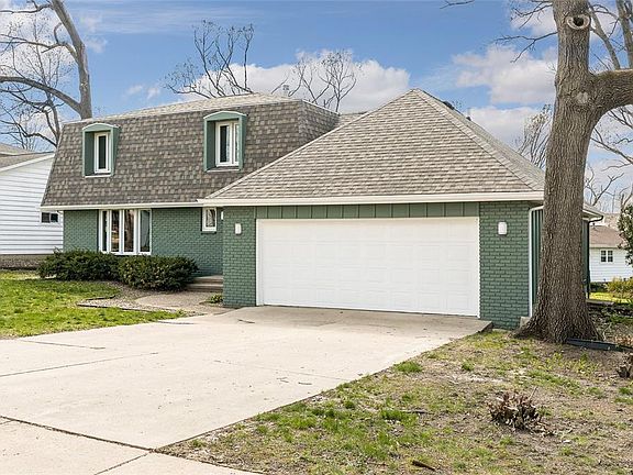 3rd image of 4609 Northwood Dr NE
