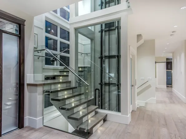 16722 McNair Dr, Surrey, BC V3Z 0P9