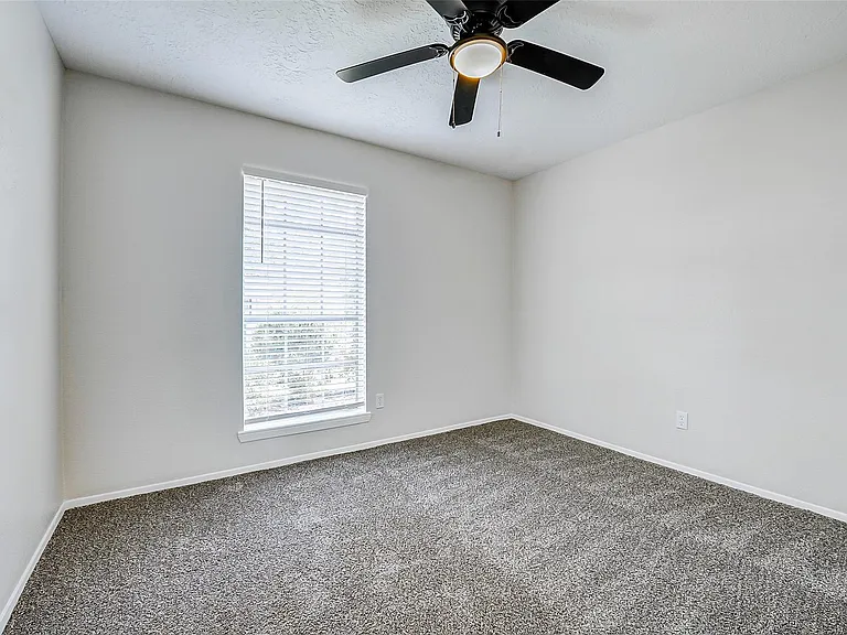 9842 Shell Rock Rd — Photo 11