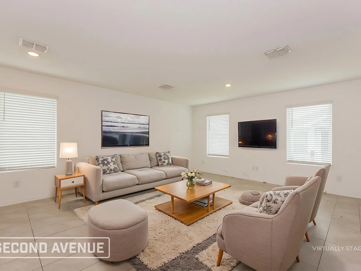 3 bed, 2.0 bath, 1028 sqft, $2,299 — Photo 2
