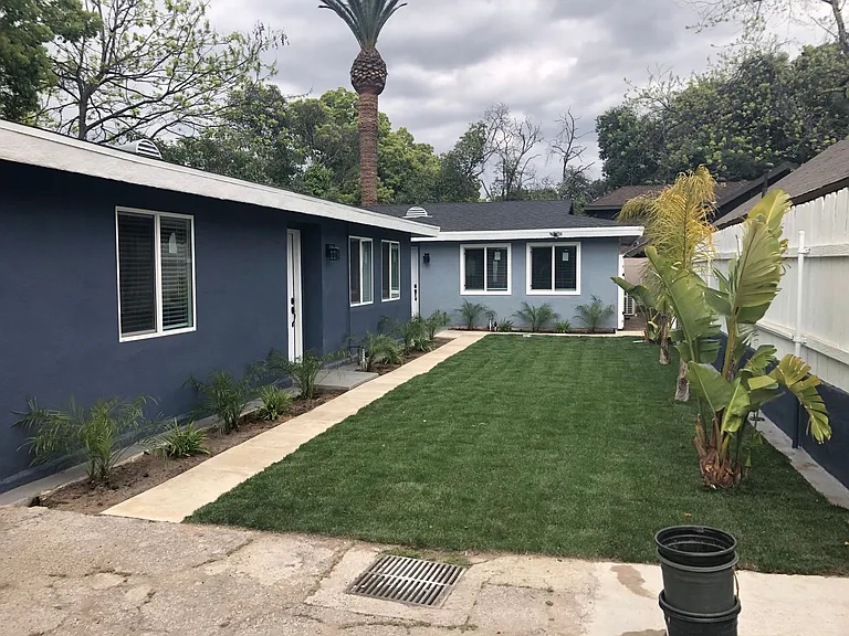 922 N Summit Avenue — Photo 18