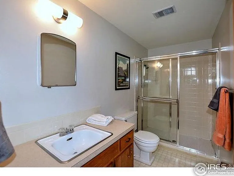 517 Deines Ct — Photo 7
