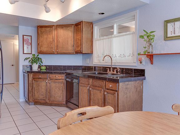 3rd image of 1878 W Southbrooke Cir