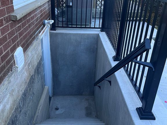 3rd image of 21 Hartford Trl