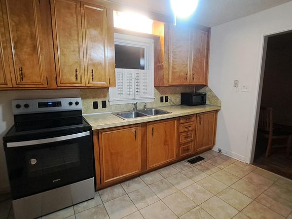 3rd image of 224 Seward Ave
