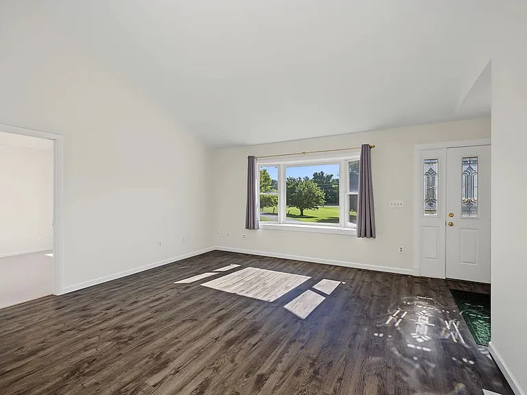 318 Cornwall Hill Rd — Photo 15