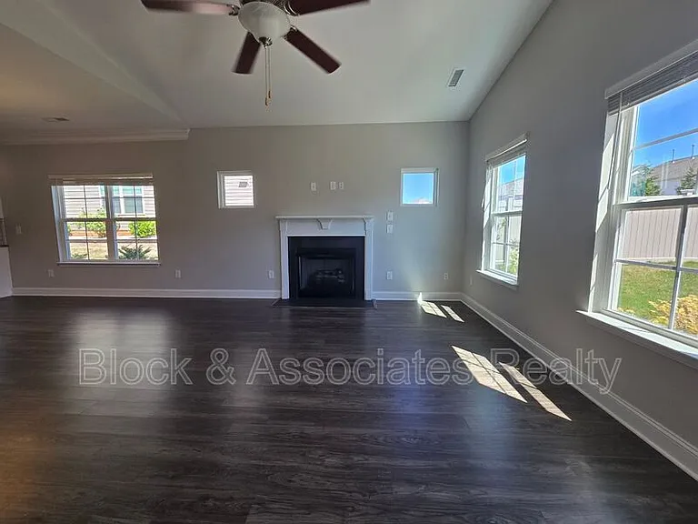 5553 Marblehead Dr — Photo 5