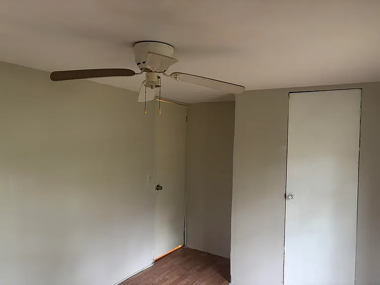 206 Tropicaire St — Photo 15