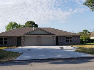 510 W Main St, Gentry, AR 72734