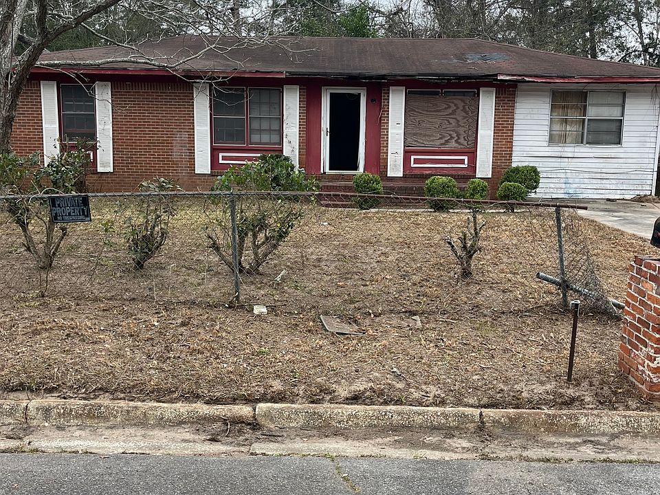 2nd image of 1215 Jamestown Dr
