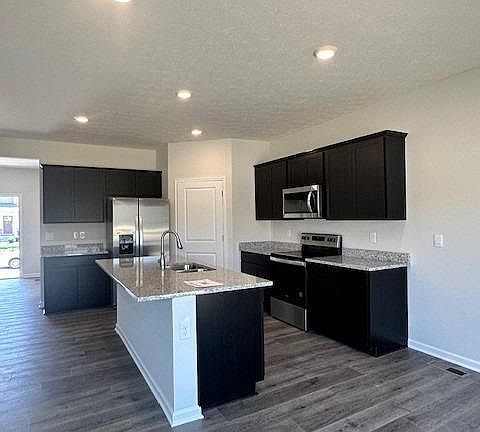 2nd image of 1735 Parkfield Way