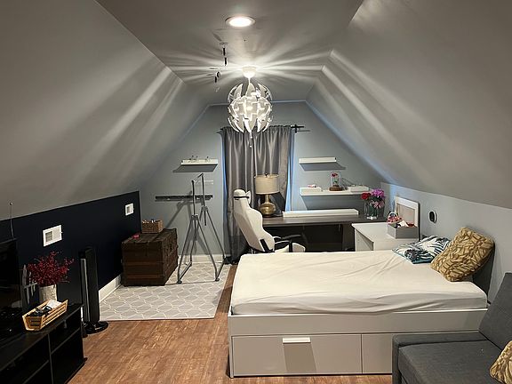 2nd image of 4751 N London Ave #3