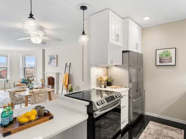 36 Hancock St APT 6A, Boston, MA 02114