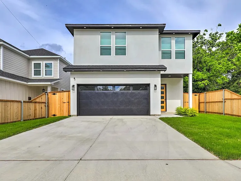 3129 Rutz St — Photo 3