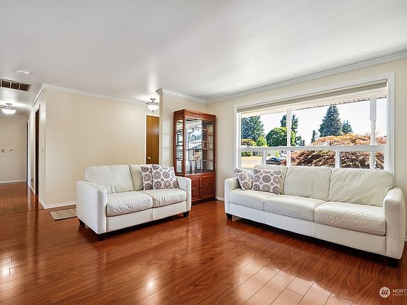 4th image of 4226 Tarawa Place NE