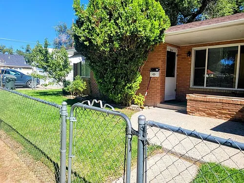 304 N 10th St Photo 1