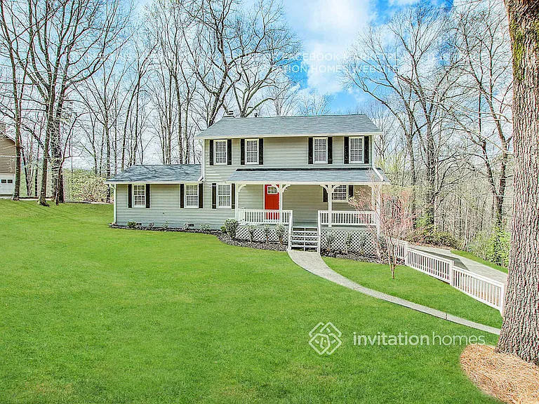 281 Lancaster Cir — Photo 3
