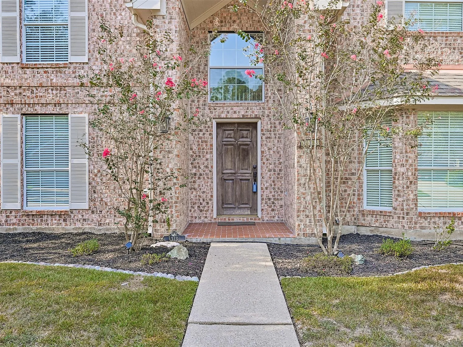 4 bed, 3.5 bath, 3345 sqft, $3,100 — Photo 3