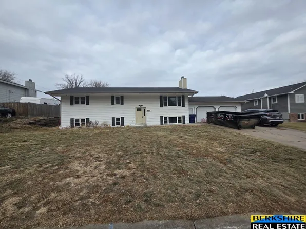 611 Valley View Dr, Ogallala, NE 69153