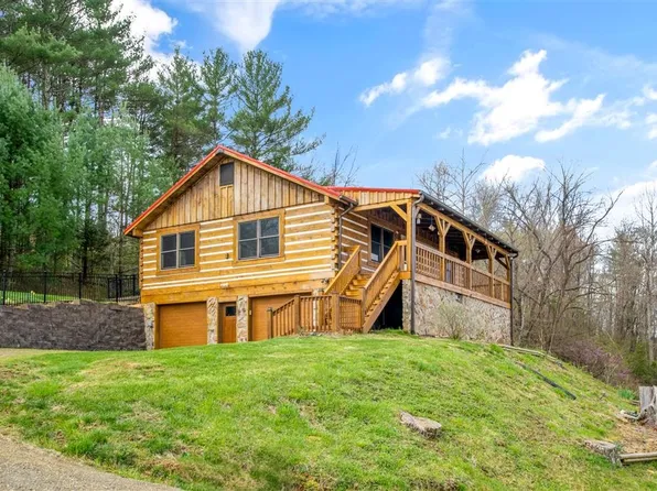 1500 Julia Simpkins Rd, Hiwassee, VA 24347