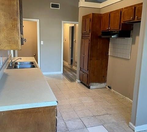 4th image of 1709 Coral Ln