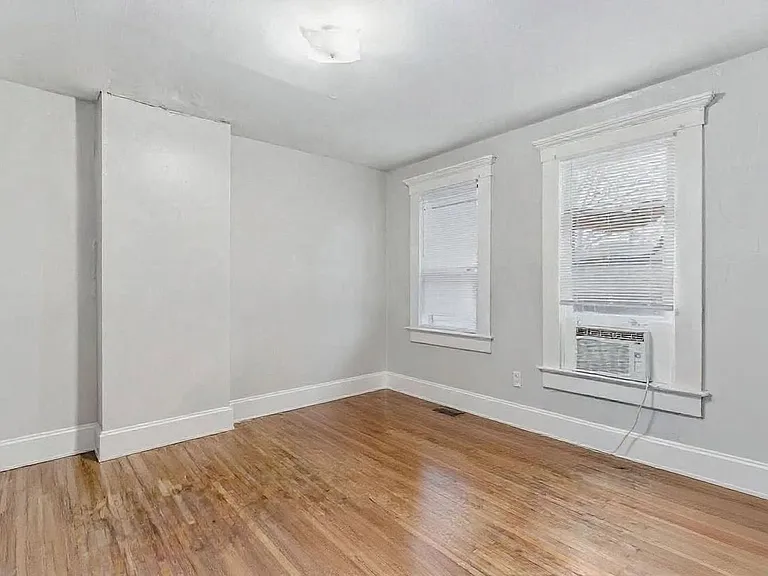 196 W 8th Ave — Photo 17