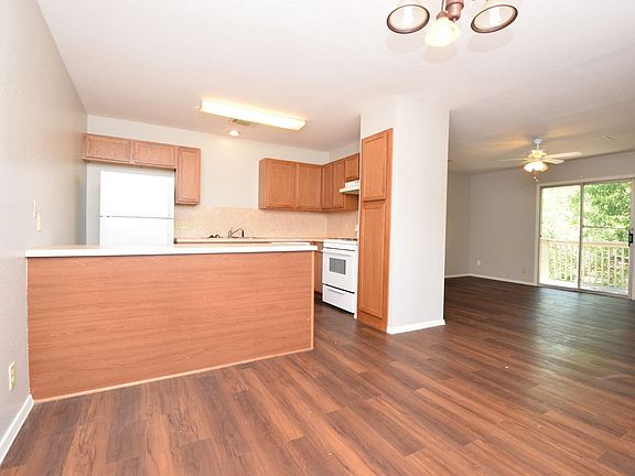 3rd image of 10811 Lanshire Dr #A