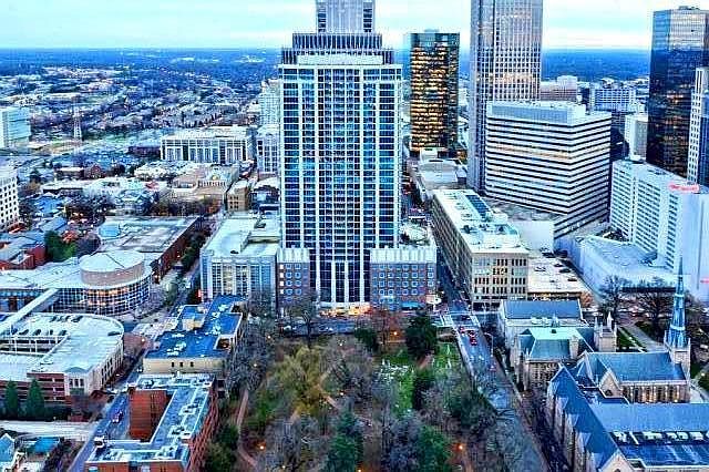 Avenue Condo high-rise on N Church St and 5th Avenue, close to Bank of America Corporate Center