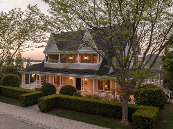 17 Paige St, Hingham, MA 02043