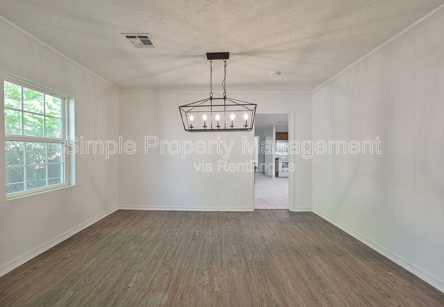 5 bed, 2.0 bath, 2118 sqft, $1,545 — Photo 4