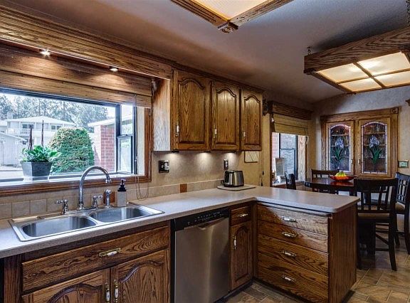 5th image of 6505 E 15th Ave
