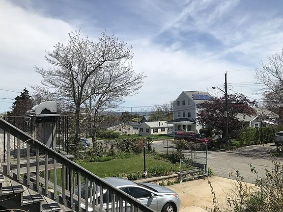 4th image of 33 Pearl St