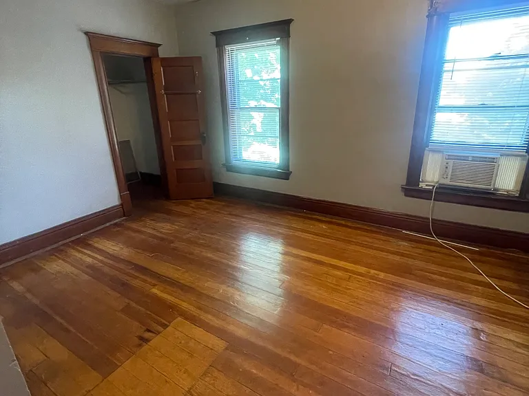 2516 Wirt St — Photo 18