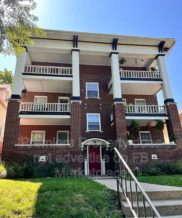 2830 Harrison St #1N