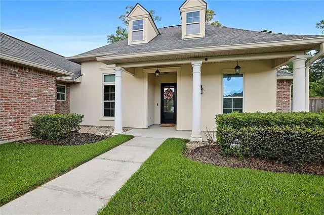 8929 Greenleaves Dr — Photo 2