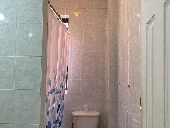 3rd image of 810 Ocean Ave #4