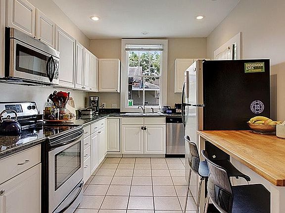 5th image of 4534 S Tonti St