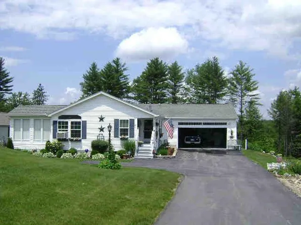 10 Loggers Lane, Sandown, NH 03873