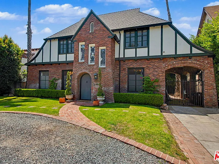 455 N Highland Ave — Photo 1