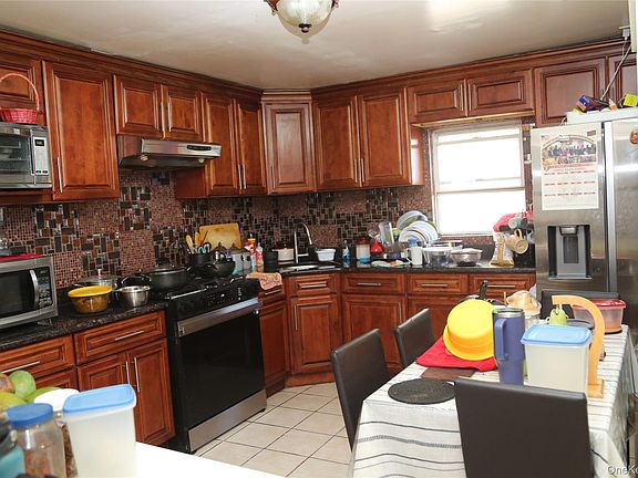 4th image of 9307 123rd St