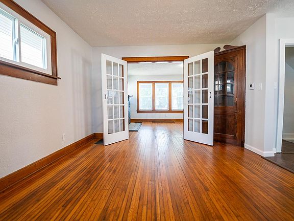 5th image of 646 E Jenkins Ave