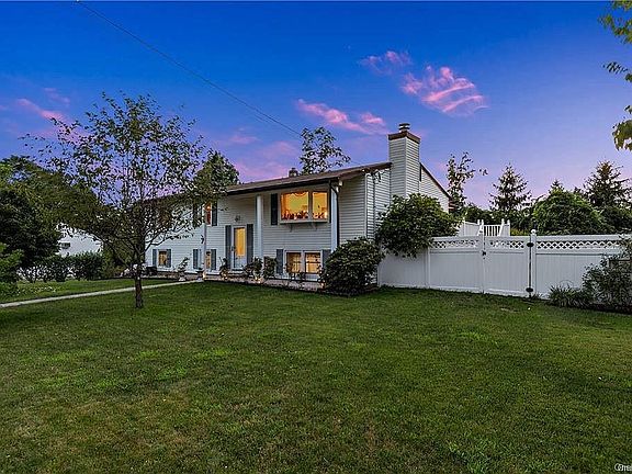 2nd image of 7 Lakeview Dr