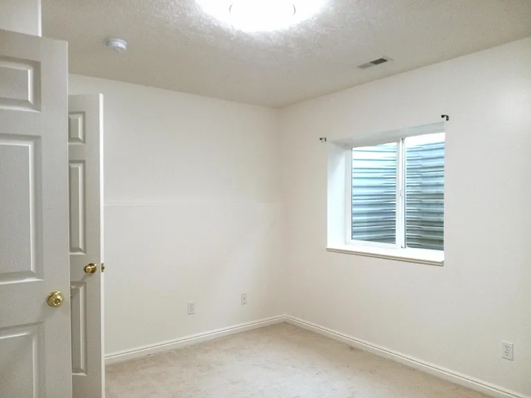 189 W 425 S — Photo 11