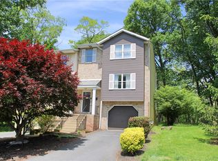 1515 Country Rd, Bethel Park, PA 15102