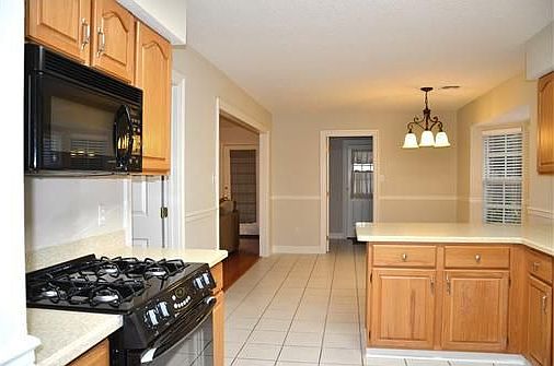 4th image of 4126 Saint Elizabeth Dr