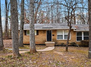 5001 Lakecrest Dr, Charlotte, NC 28215