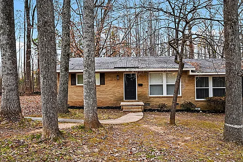 5001 Lakecrest Dr Photo 1