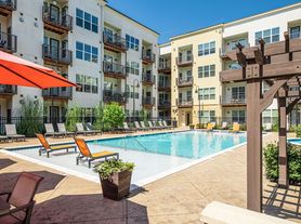 1400 Main St at Southpointe Town Center