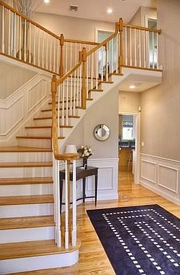 5th image of 107 Moulton St
